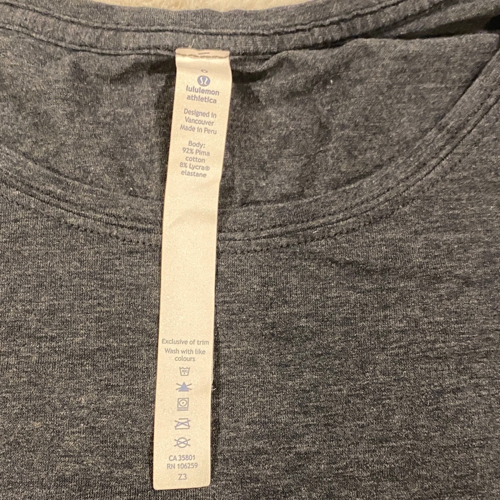 Lululemon Tee Size 6 - Picture 2 of 8
